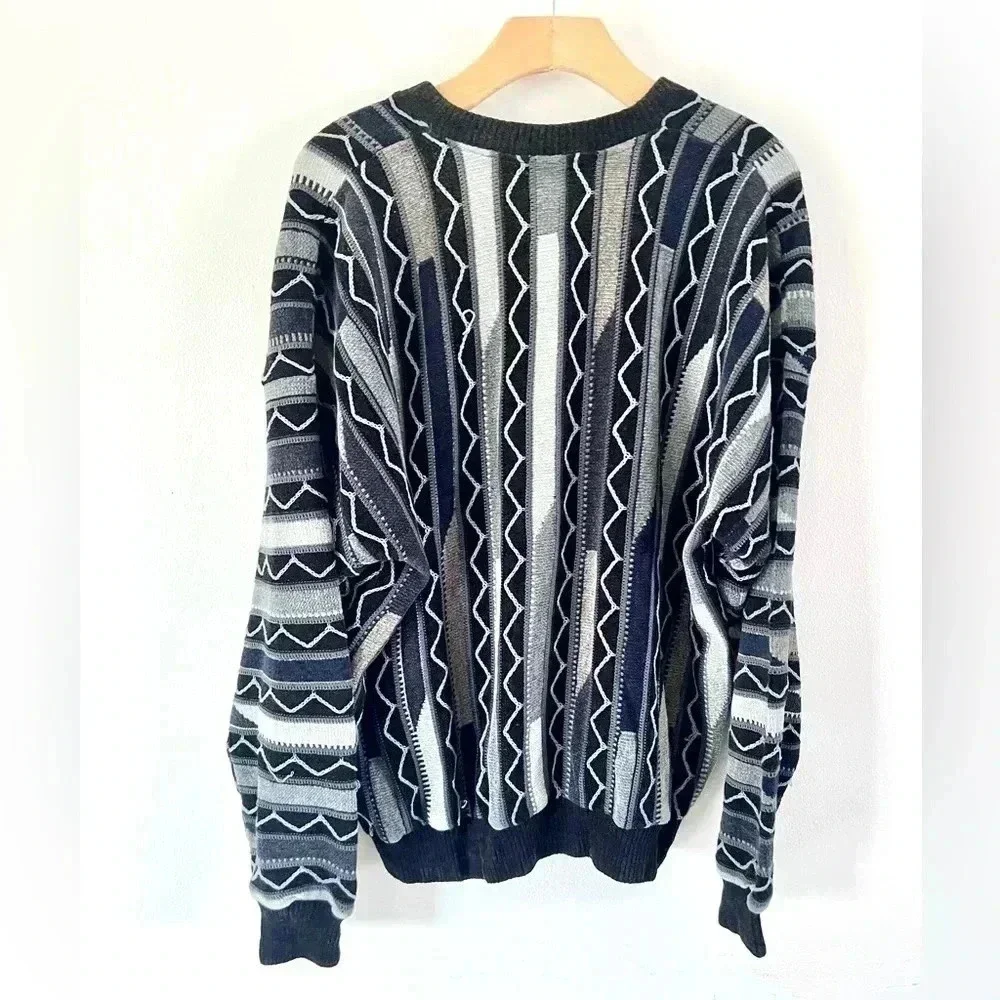 Tundra‎ Vintage Black & Gray Striped 3D Knit V- Neck Grandpa Sweater Size Large